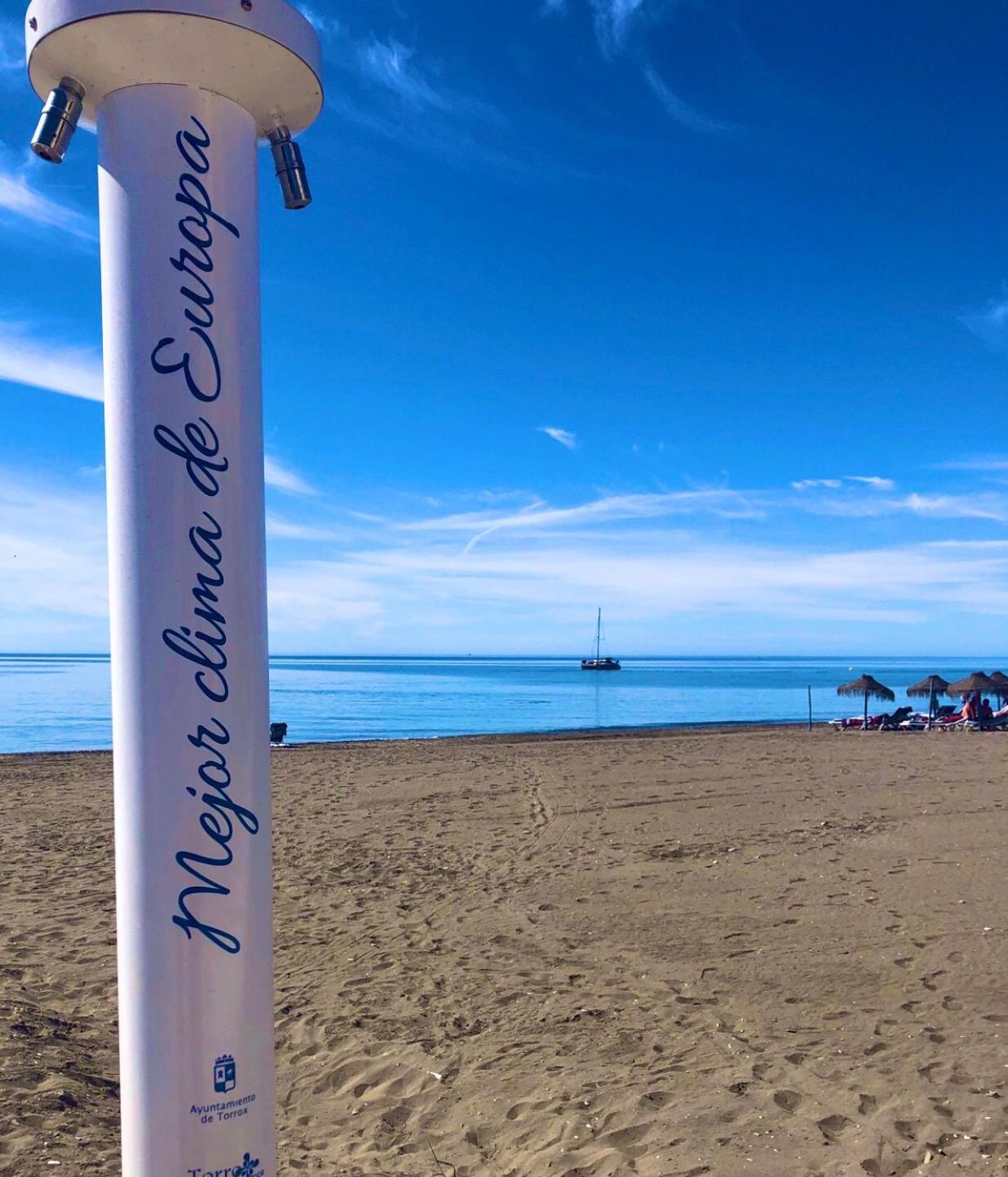 Spacious 1 Bedroom Apartment, Beach Front, Torrox Costa Bagian luar foto