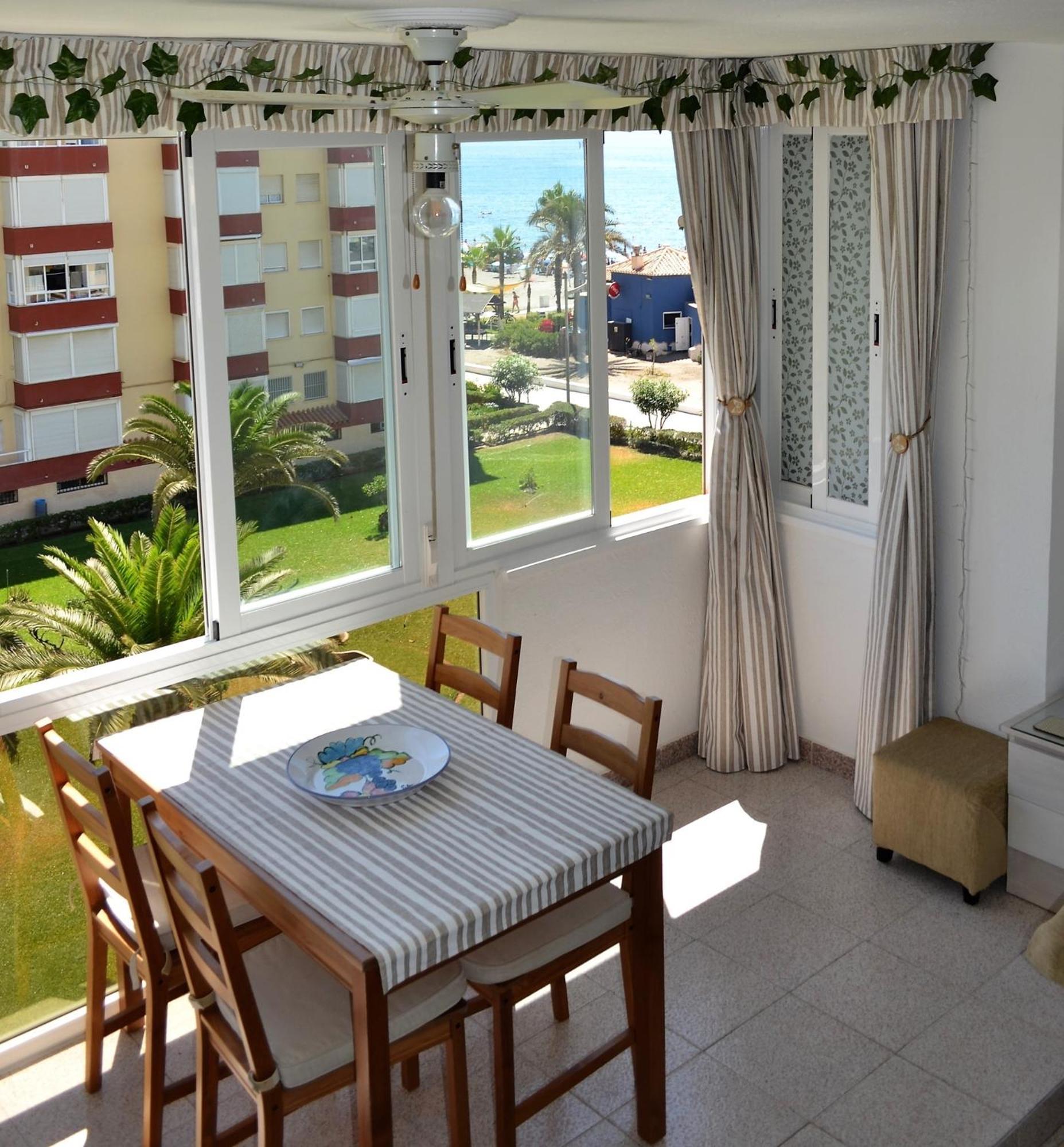 Spacious 1 Bedroom Apartment, Beach Front, Torrox Costa Bagian luar foto